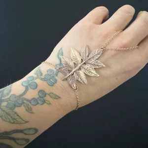 BIJOU DE MAIN ROSA CANINA