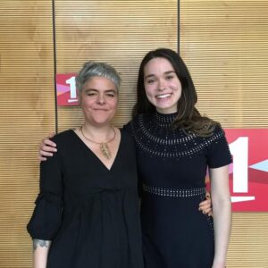 Image de la créatrice Jane Bosshard Quillerat et de la comédienne Isabella Moraes Evangelista lors de l'émission Premier Rendez-vous sur la RTS1