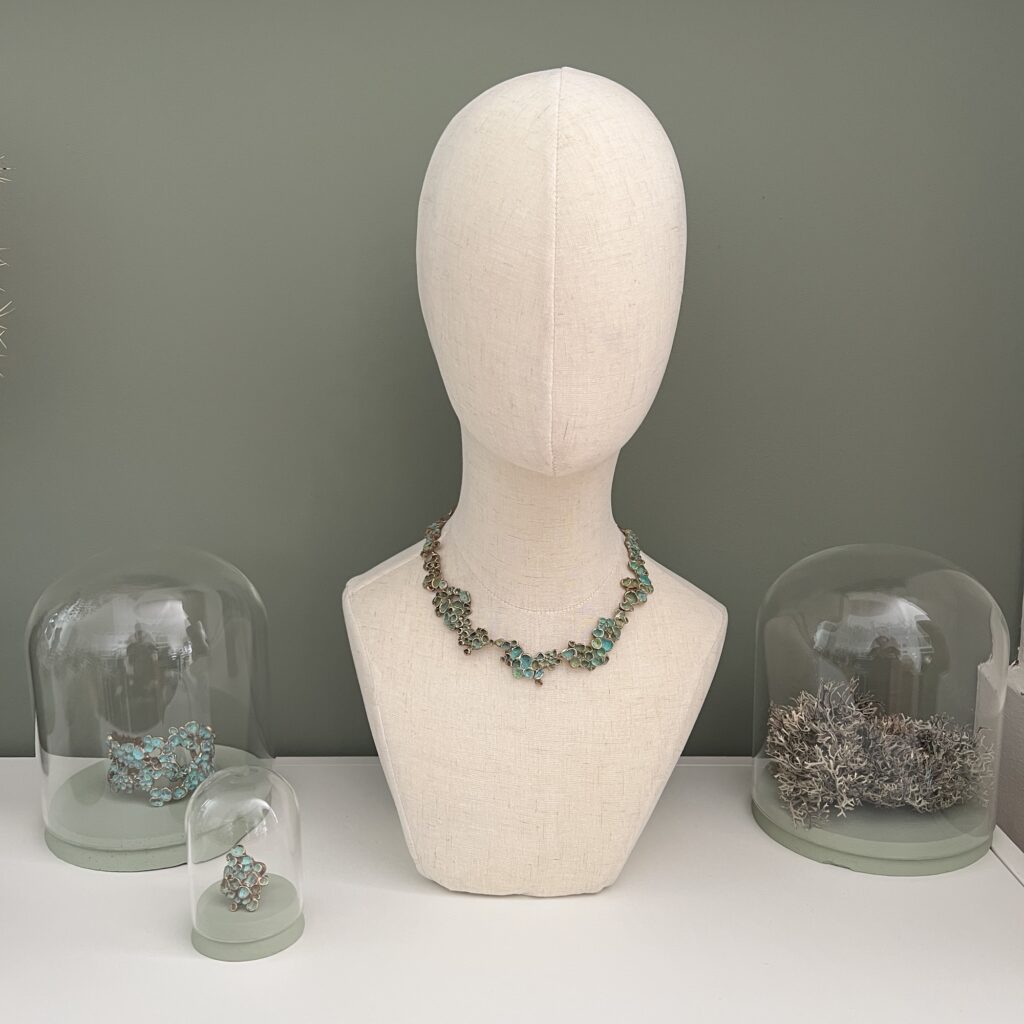 aperçu de plusieurs bijoux de la collection Sculpture Sauvage de l'atelier Herbarium